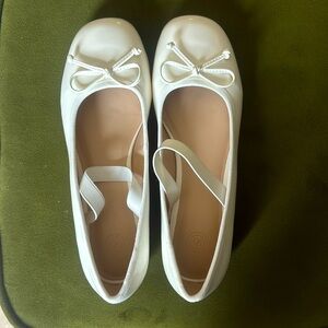 Urban Outfitters White Bow Flats
